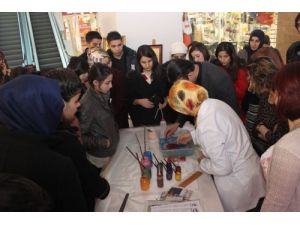 Ebru Sanatı Gösterisine Gazianteplilerden Tam Not