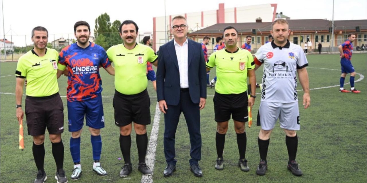 Başkanlık Kupası Futbol Turnuvası başladı
