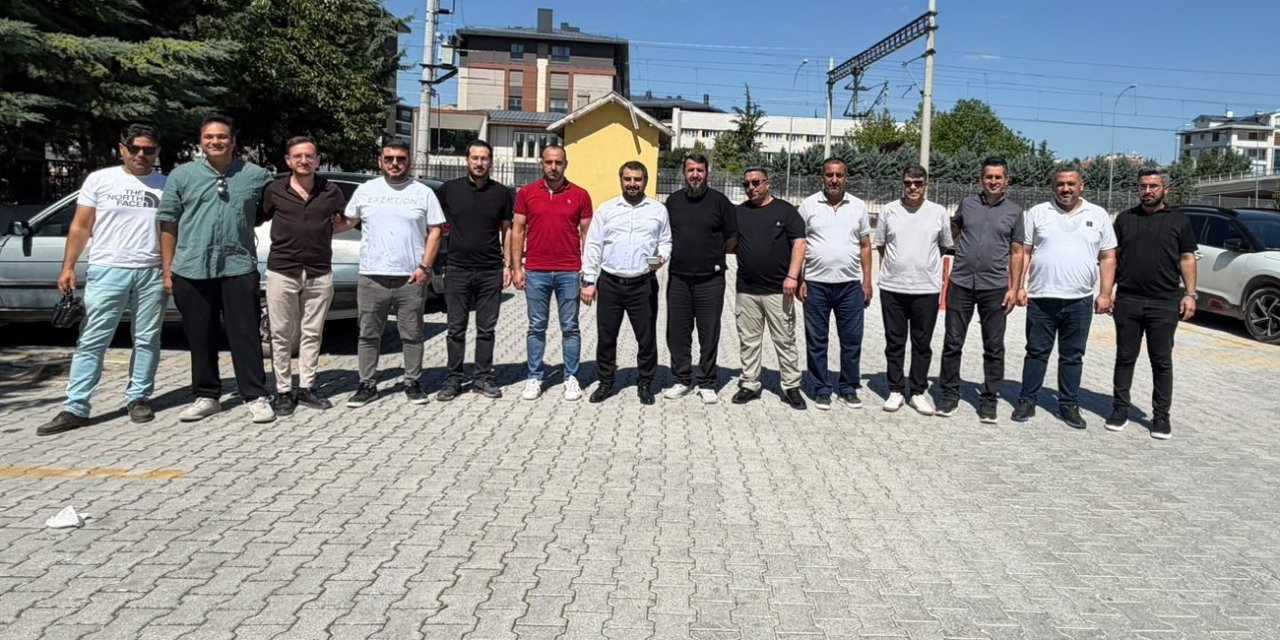 Konya Emlakçılar Odası'ndan aşure ikramı