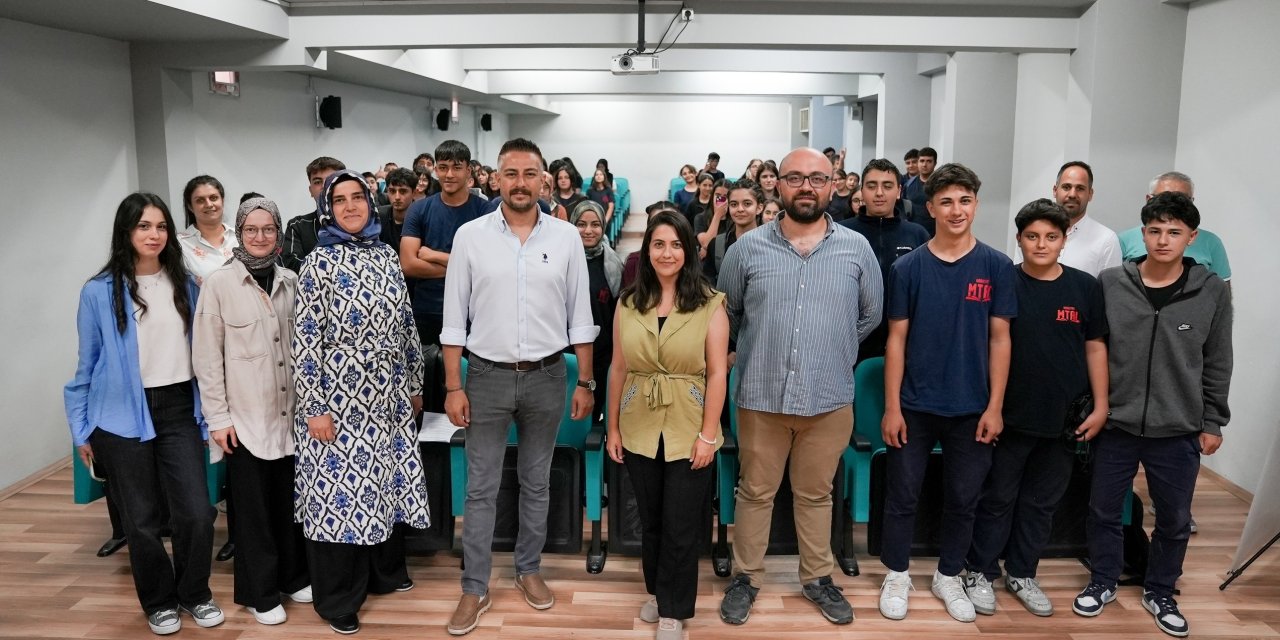 NEÜ Bilim İletişim Ofisi liseli gençlerle buluştu