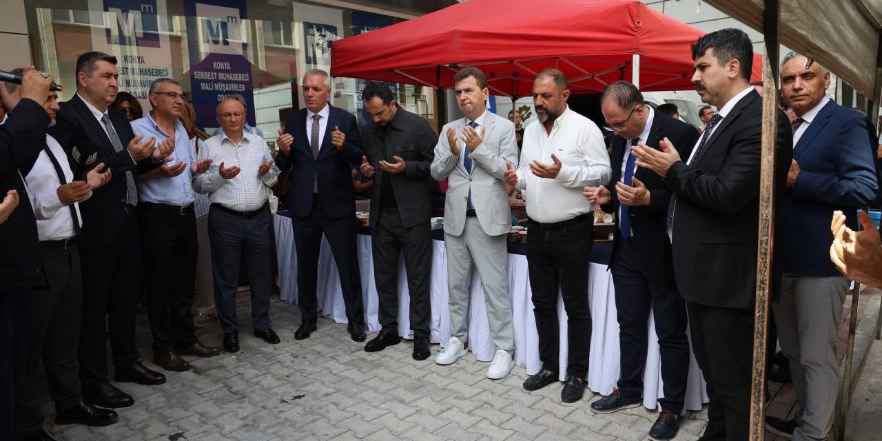 Konya SMMMO'dan geleneksel aşure ikramı