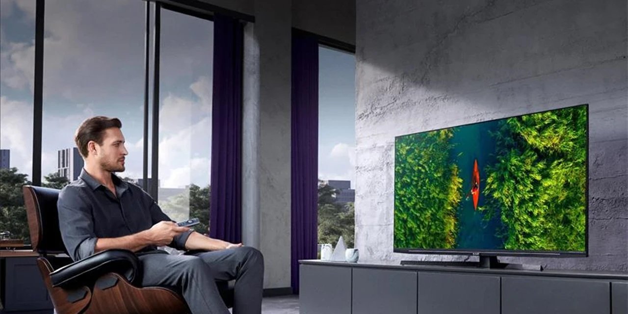 Evliler ve bekarlar kaç saat televizyon izliyor?