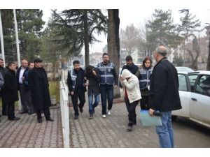 Evden Kaçan Çocukları Fuhşa Zorlayan 2 Kişiye Gözaltı