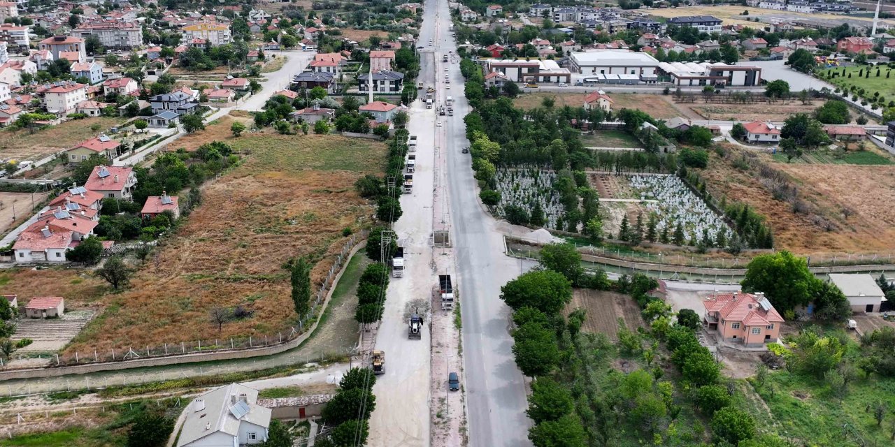 Konya'daki caddede çalışmalar sürüyor