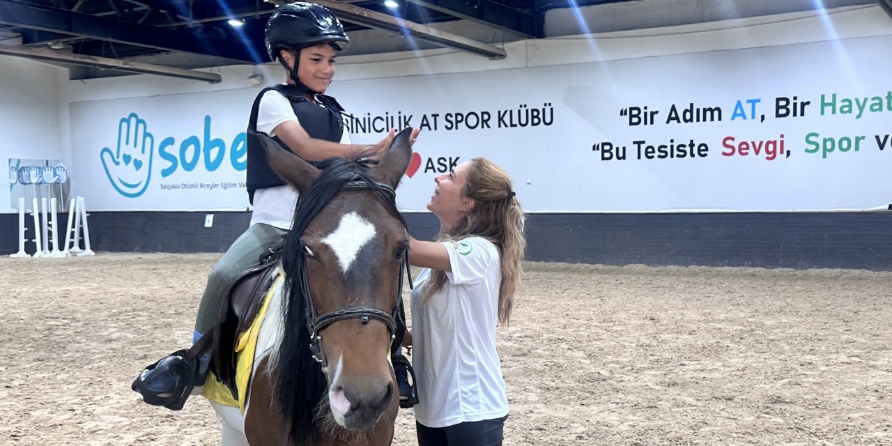 Konya'da atların sessiz dostluğu