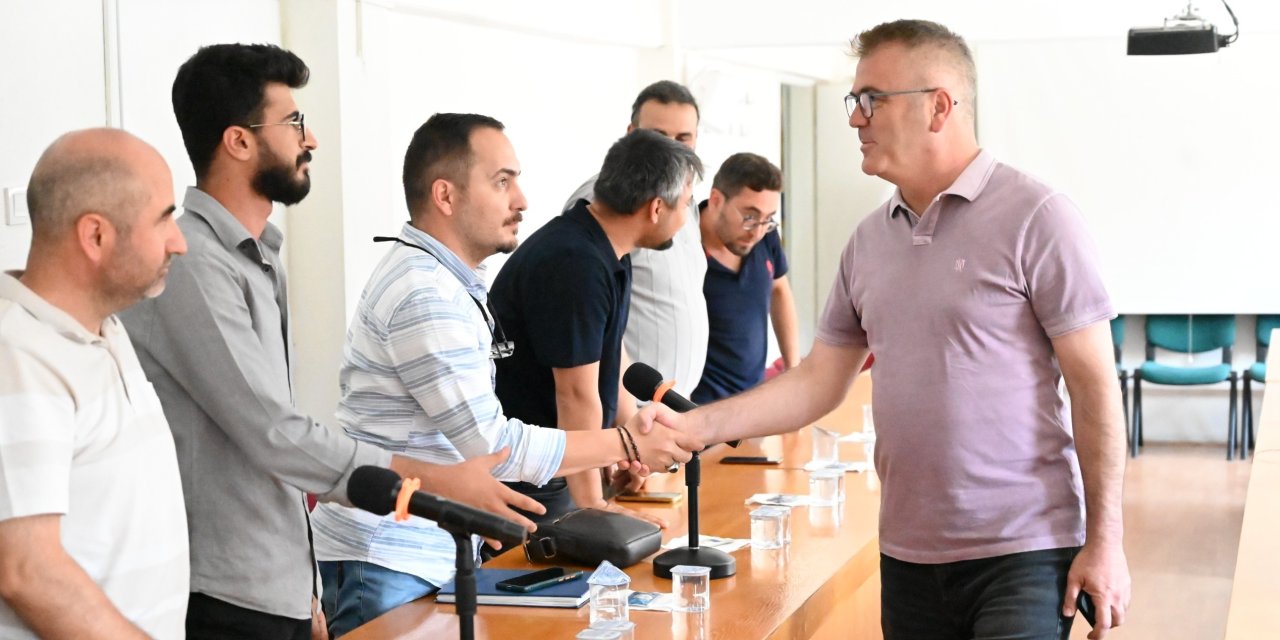 Ustaoğlu, inşaat mühendisleri ile buluştu