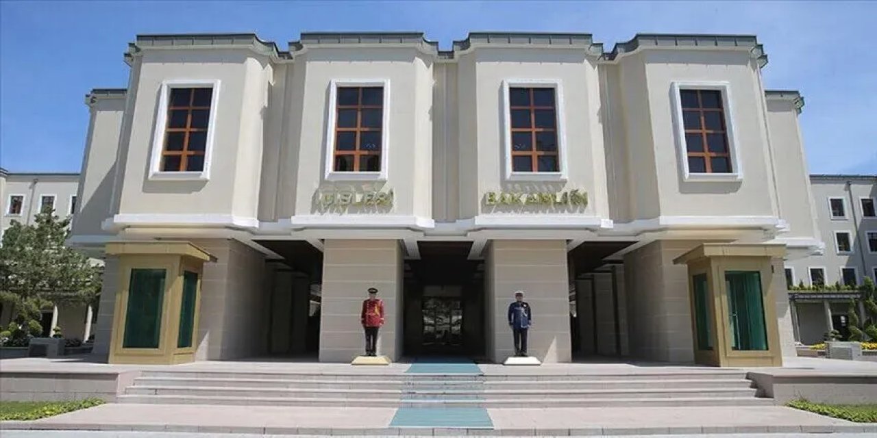 Kırmızı bültenle aranan 29 suçlu ülkeye getirildi