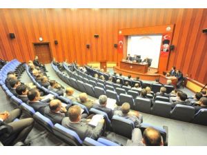 Vali Oduncu: Geçen Yıl Yürütülen 503 Projeden 301'i Tamamlandı