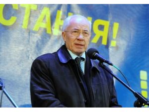 Ukrayna Başbakanı Azarov: Bu Bir Darbe Girişimi