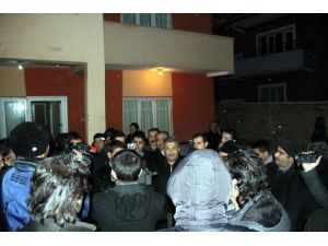 Ak Parti Van Adayının Evine Ses Bombası Atıldı