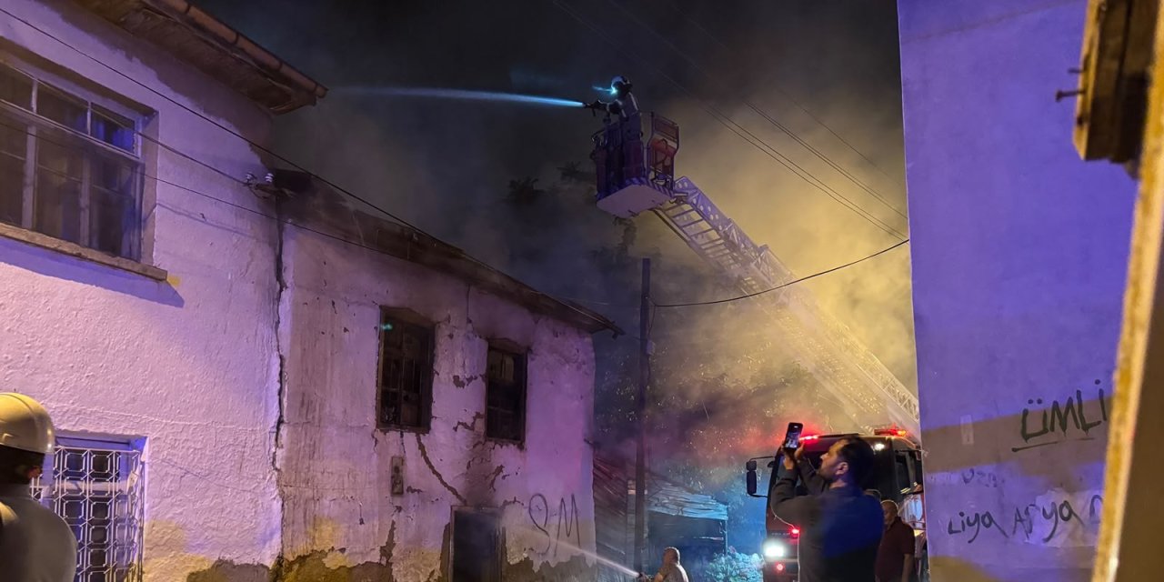 Karaman'da virane yapıda yangın