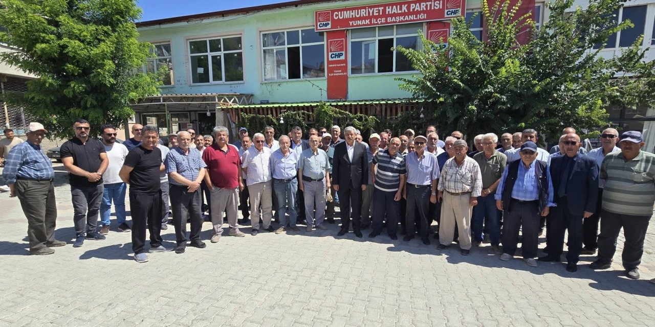 Yunak'ta istifa edip parti değiştirdiler