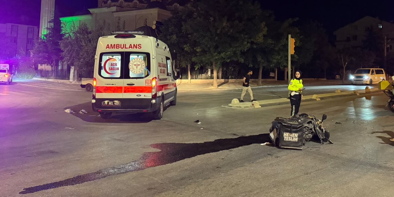 Karaman'da otomobille çarpışan motokurye ağır yaralandı
