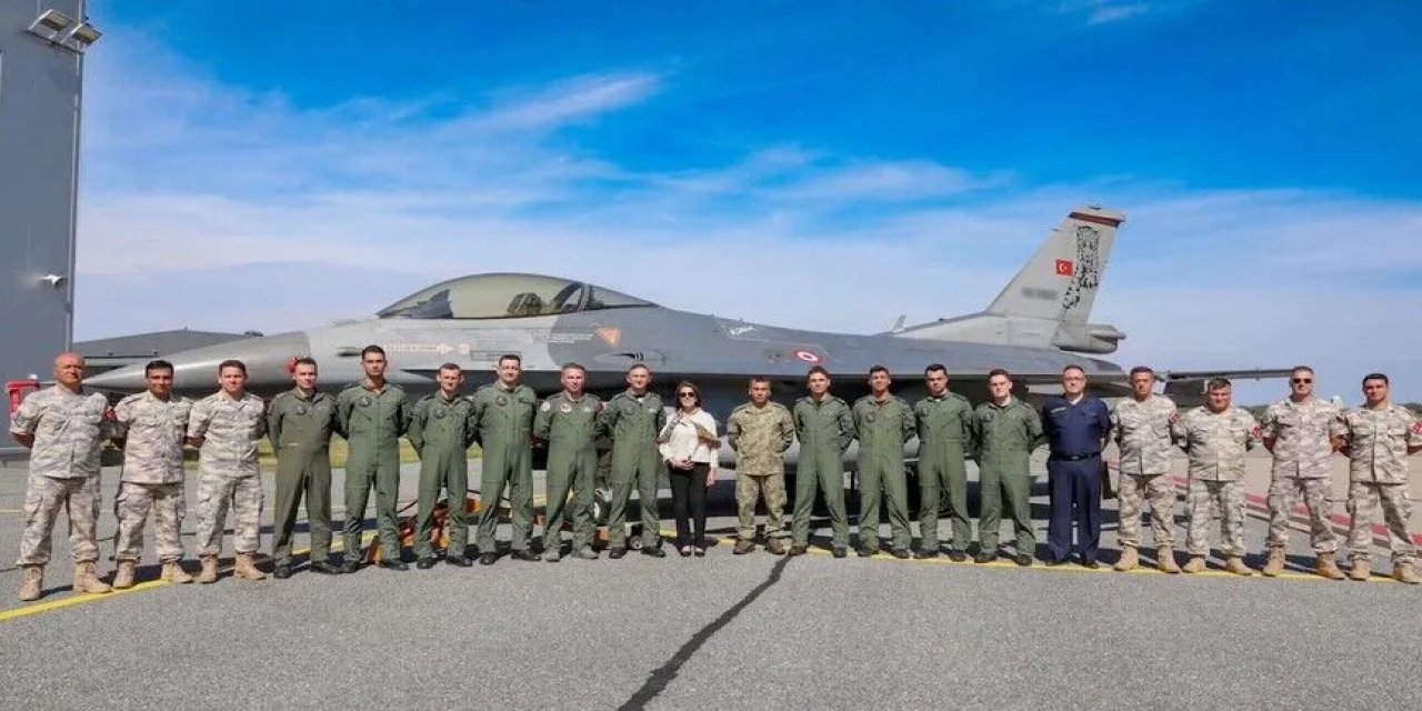 Türk F-16'ları NATO'da nöbeti devraldı