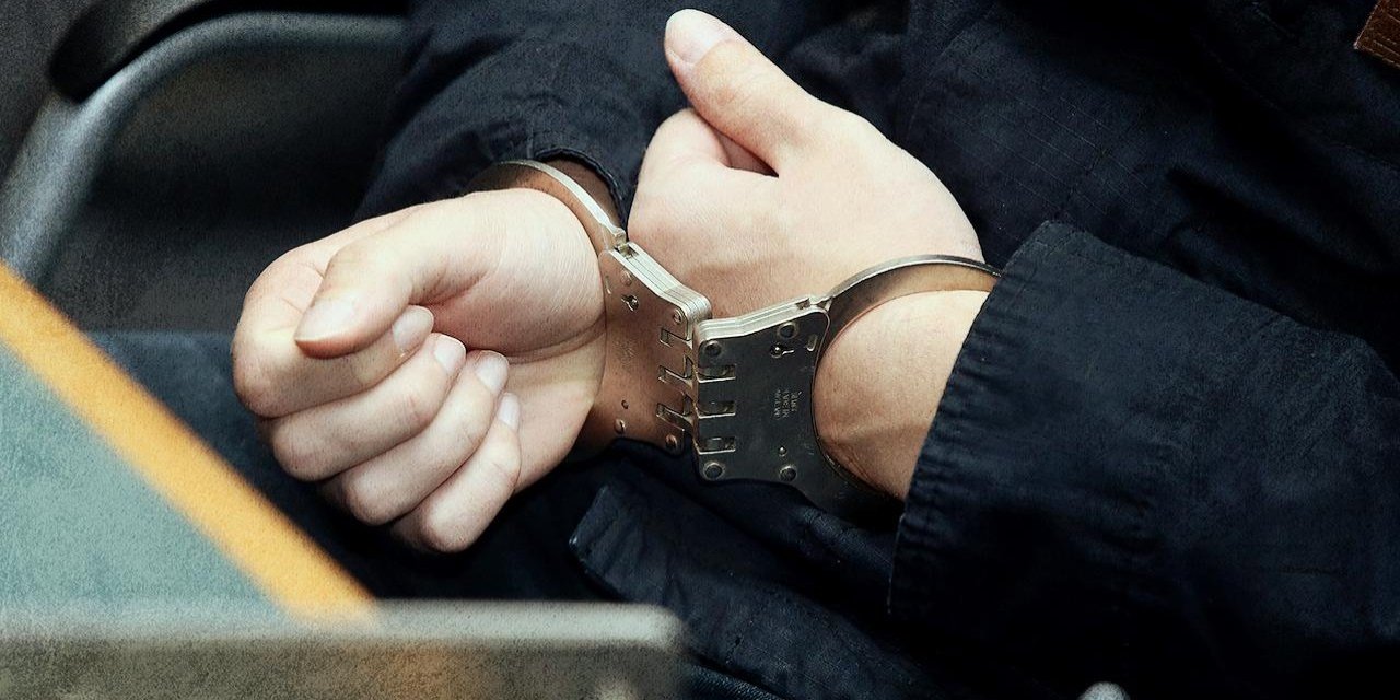 Akşehir'de uyuşturucudan 2 şüpheli tutuklandı
