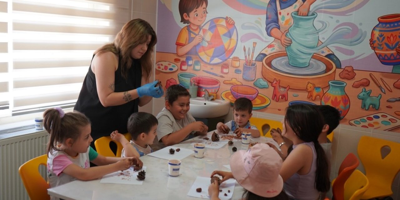 Ereğli'de çocuklar ve gençler eğlenirken öğreniyor
