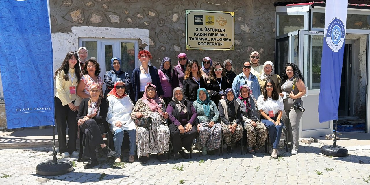 NEÜ Bilim Kafe'de kadın kooferatifçiliği konuşuldu
