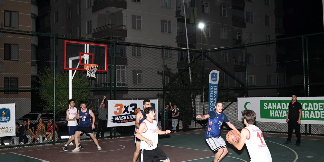 Basketbol turnuvası ödül töreniyle sona erdi