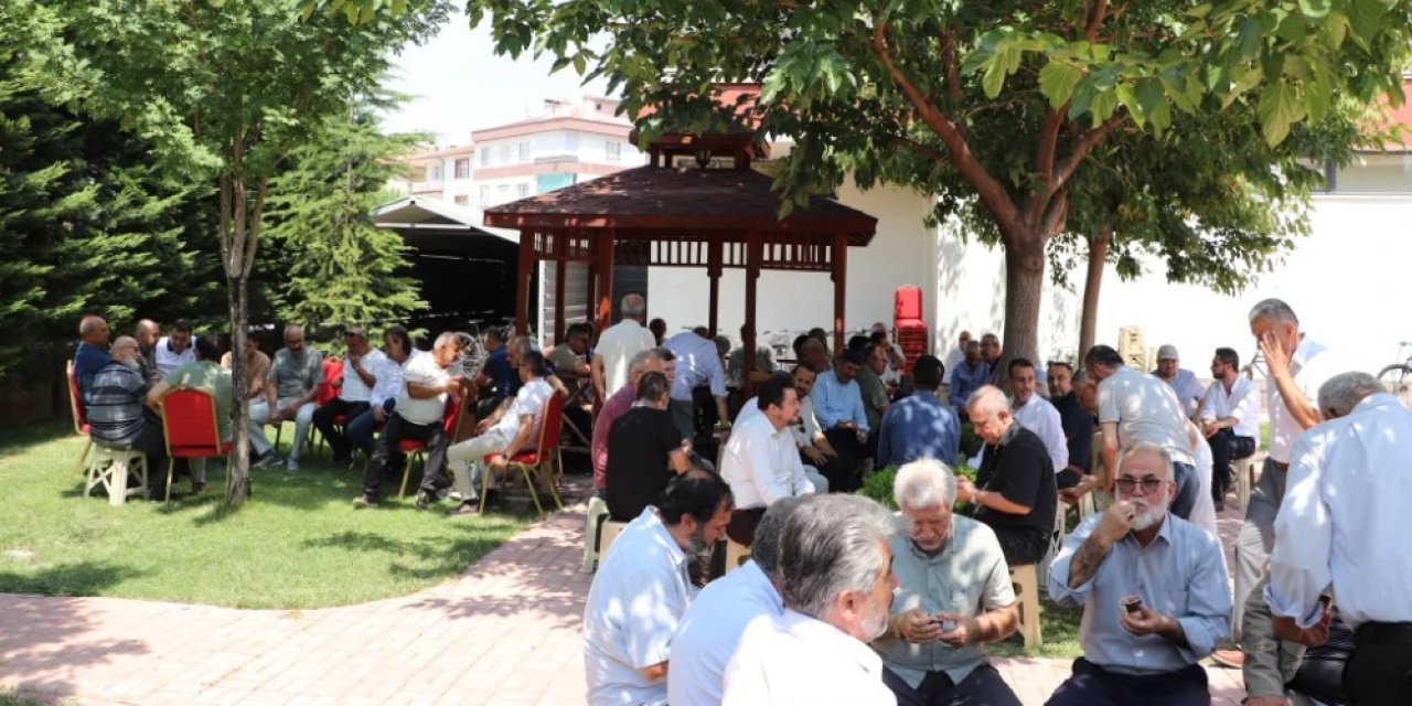 Demirel ve Karagöz ailelerinin mutlu günü