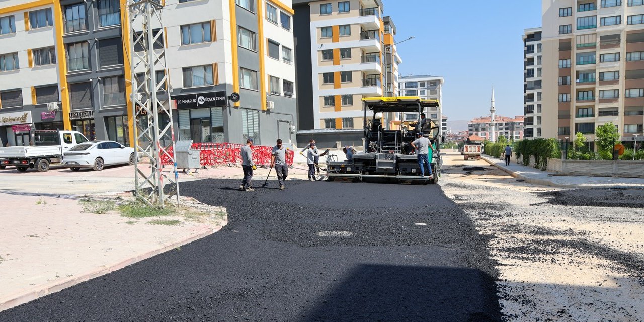 Selçuklu'nun mahallesinde asfalt yenileniyor