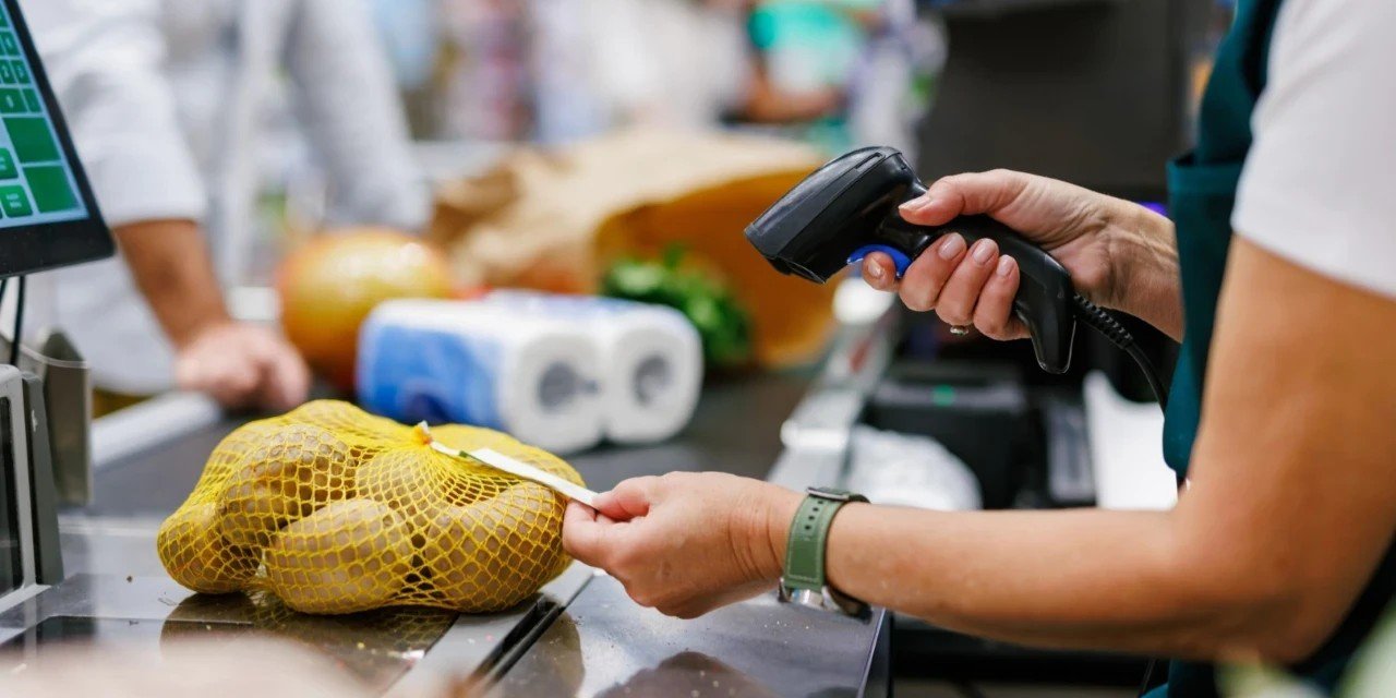 Ticaret satış hacmi yıllık bazda azaldı