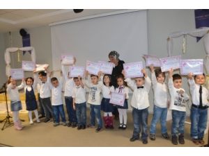 Fatihli Küçükler, Okudukları Şiirlerle Büyüklerine Mesaj Verdi