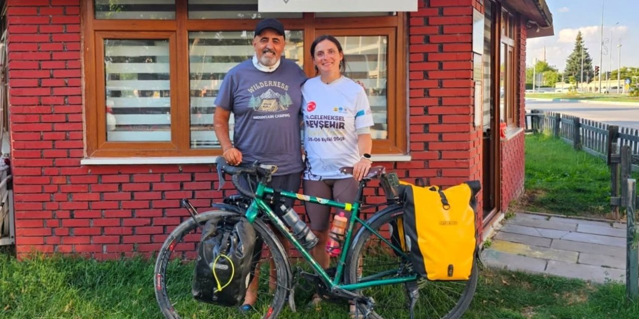 Fransız bisiklet tutkunu, Konya'da mola verdi