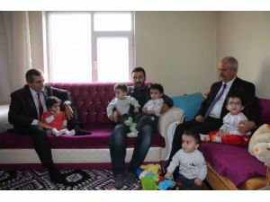 Beşizler, Haftada 30 Litre Süt İçip 300 Adet Bez Kullanıyor