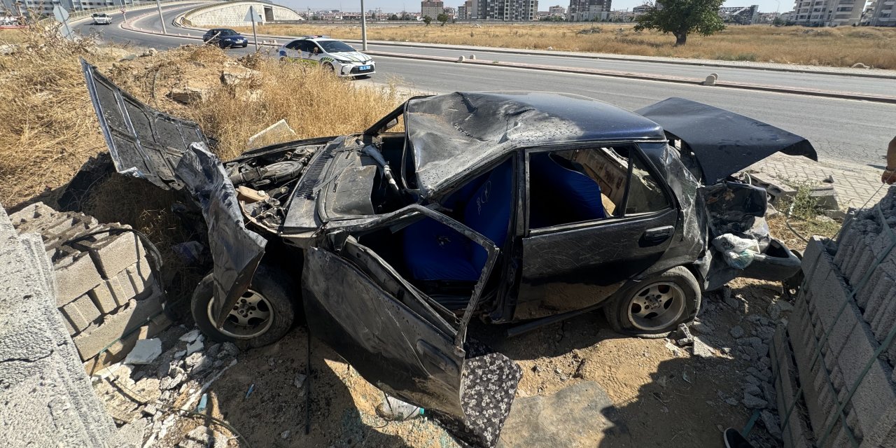 Karaman'da takla atan otomobilin sürücüsü yaralandı