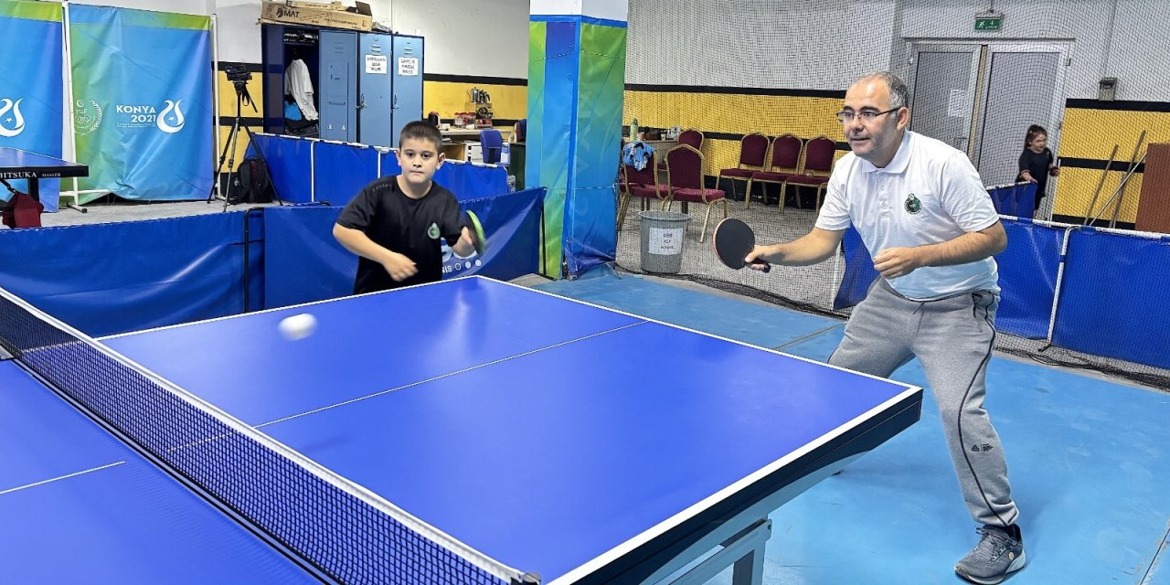 Konya'da antrenör baba, oğluyla şampiyonluk peşinde