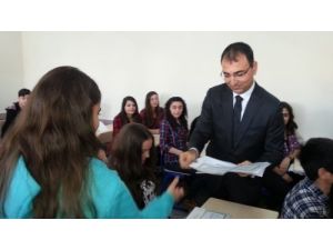 İzmir'de 675 Bin Öğrenci Karne Aldı