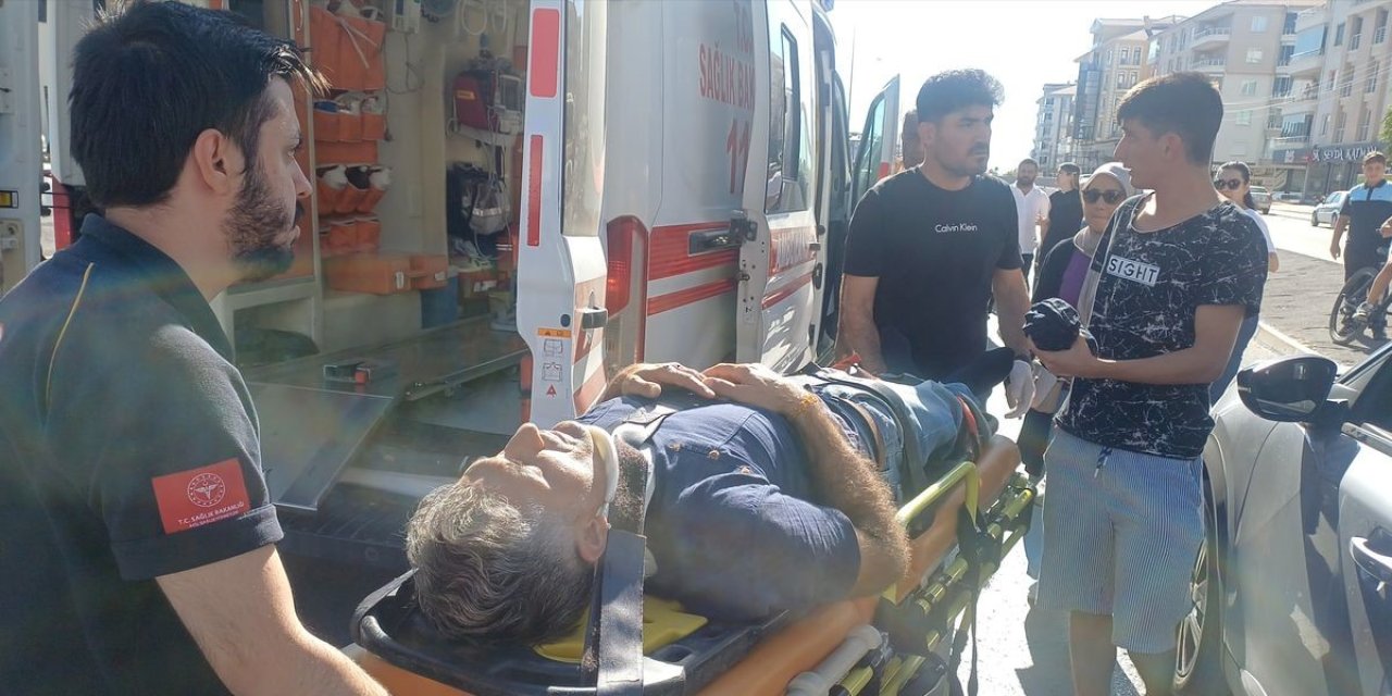 Polis memuru ve eşi kazada yaralandı