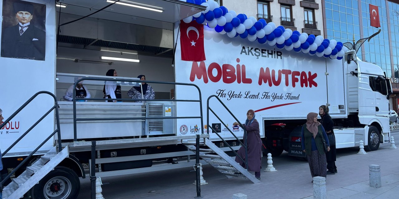 Konya'da mobil mutfak tırı törenle teslim edildi