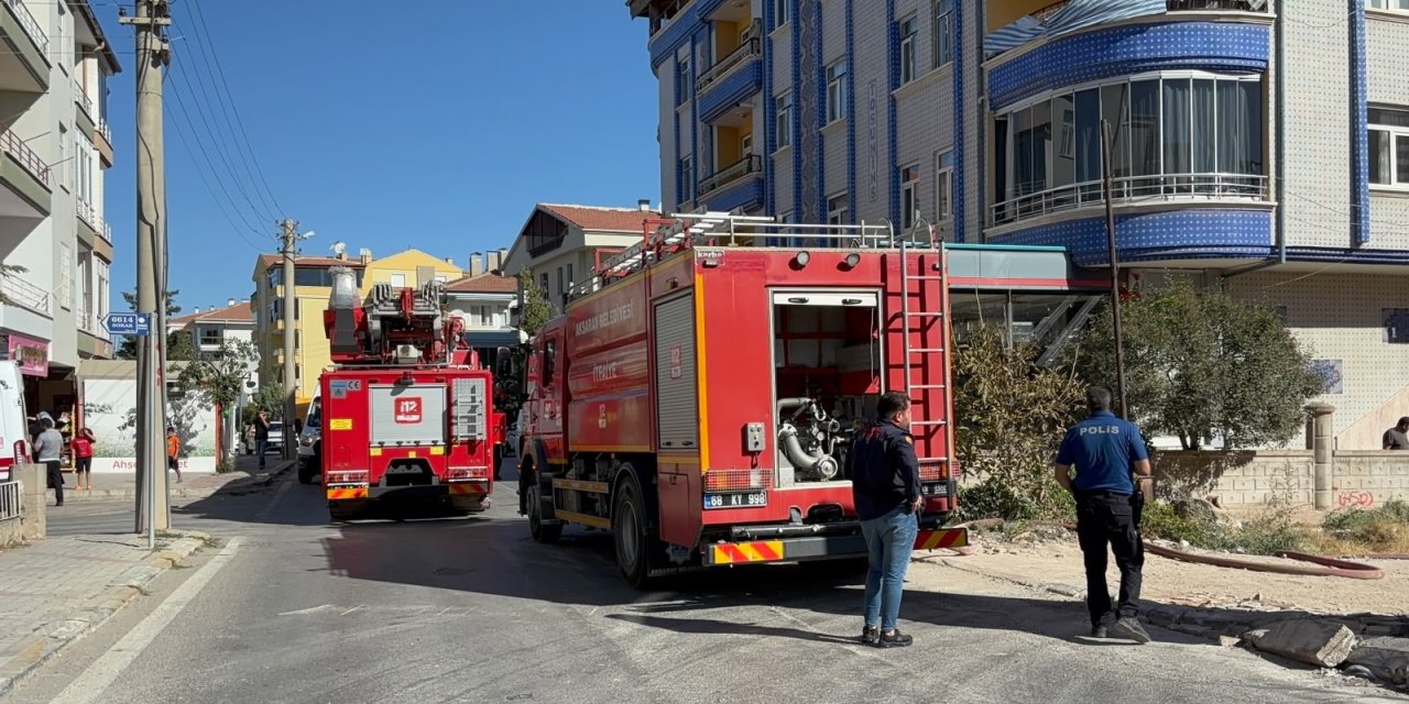 5 katlı apartmandaki yangın hasara neden oldu