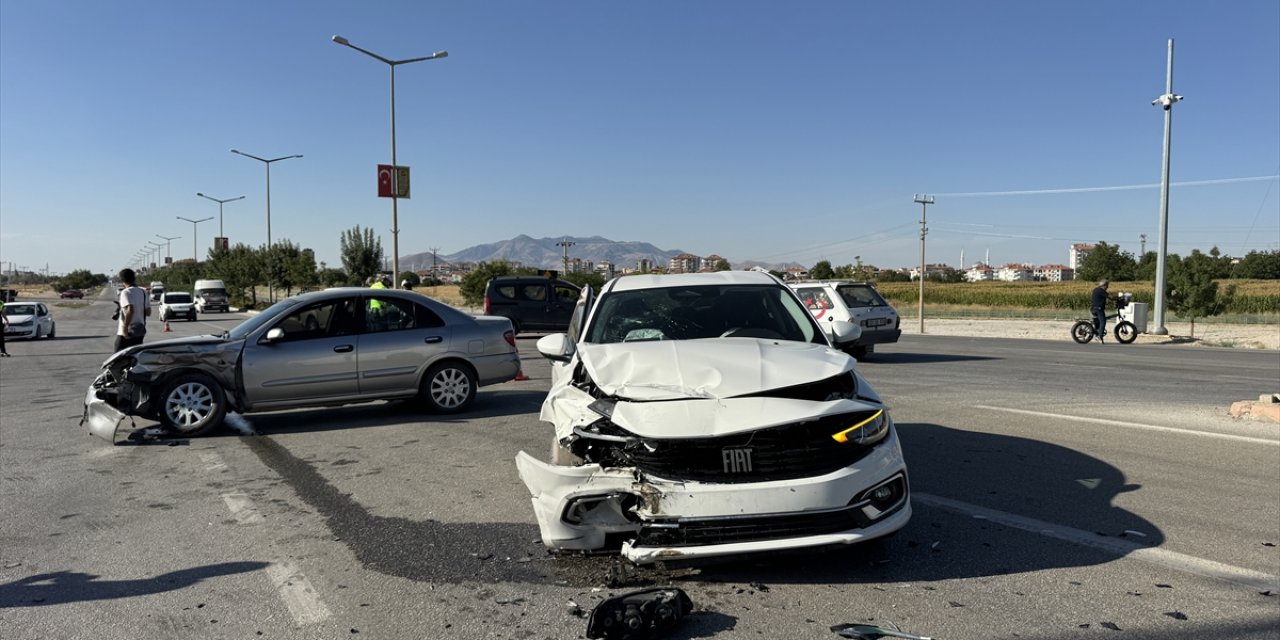 Karaman'da feci kaza: 6 yaralı var