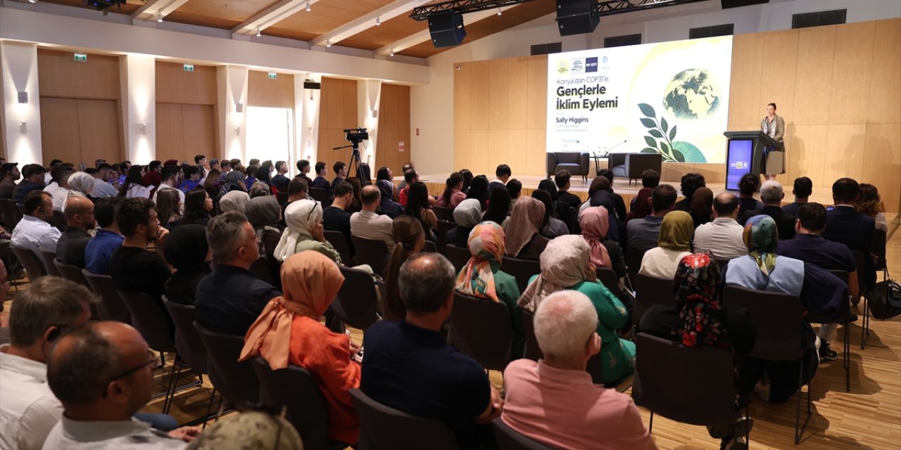 Sally Higgins Konya'da gençlerle buluştu