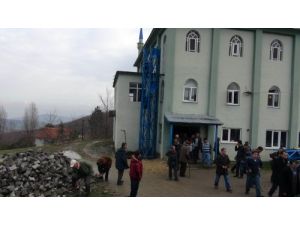 Av Tüfeğiyle Öldürülen Muhtar Toprağa Verildi