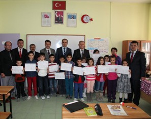 Başkan Altay karne dağıttı