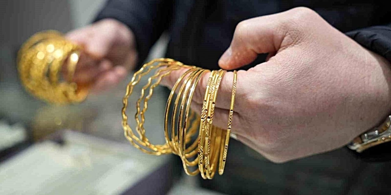 Konya'da çobanın bulduğu bilezikler sahibine ulaştırıldı