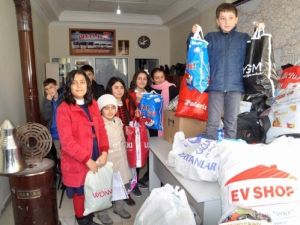 Yozgatlı Öğrencilerden Suriyeli Sığınmacılara Yardım