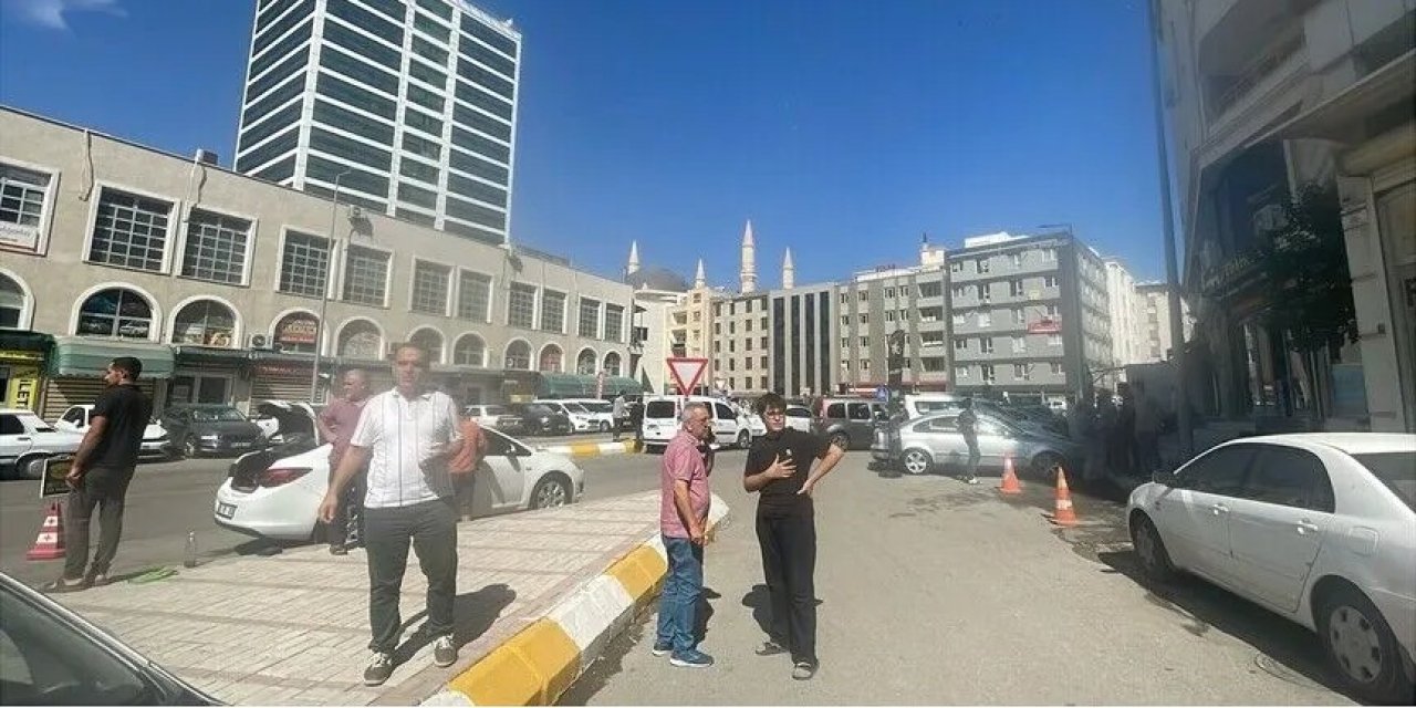 Şanlıurfa'da deprem! Halk sokakta