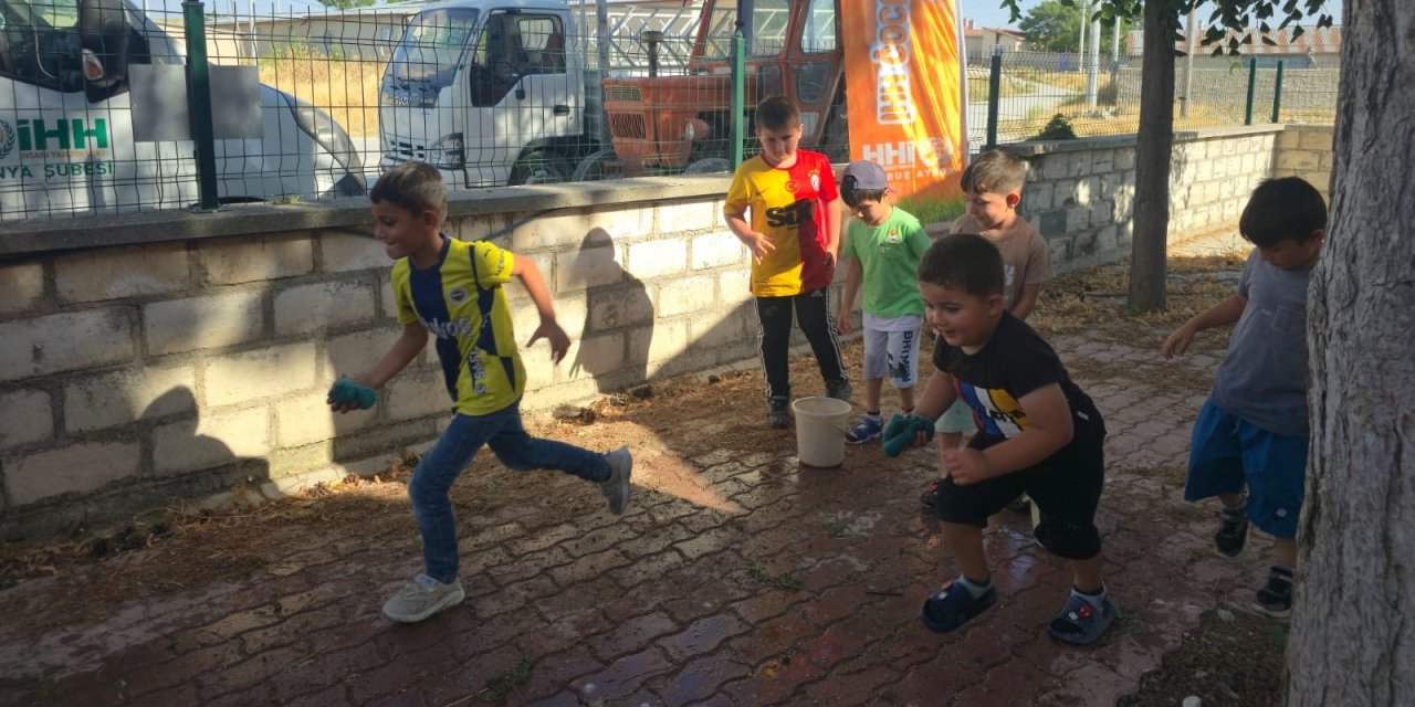 İHH Konya 10 bin çocuğun yüzünü güldürdü