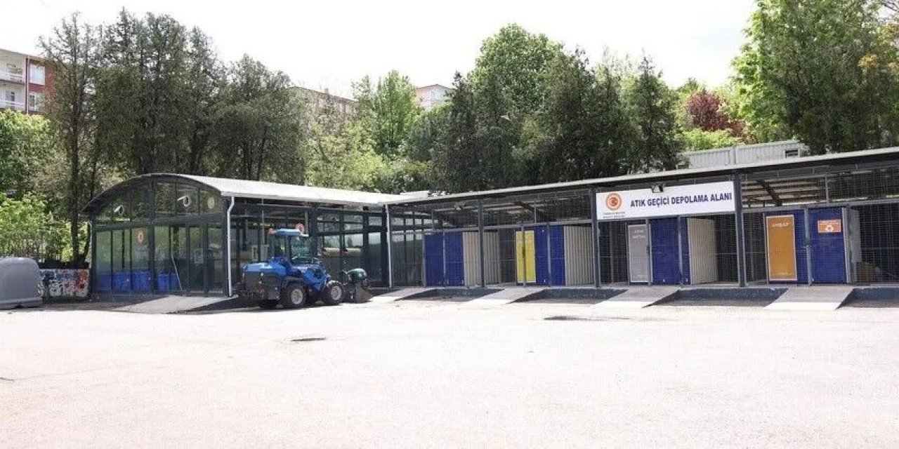 Meclis atık kağıtları geri dönüştürdü