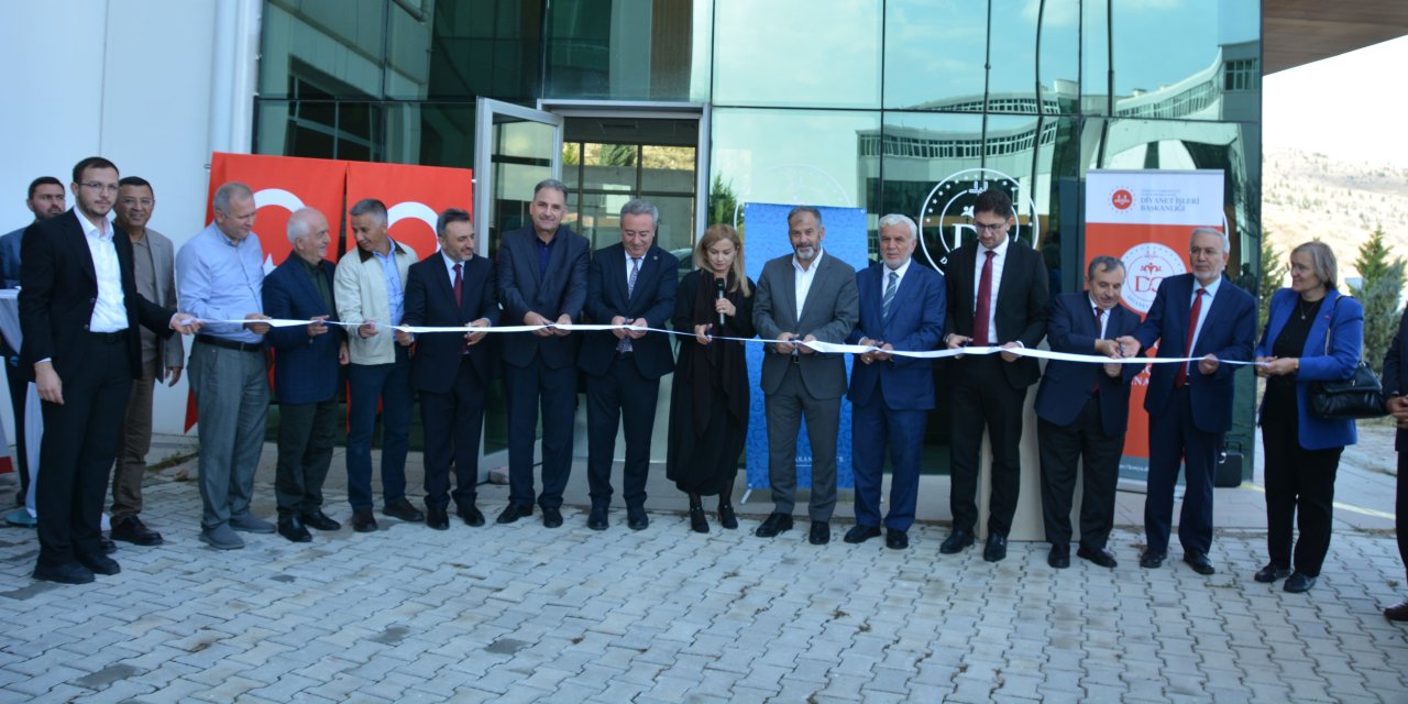 Konya'da Diyanet Genç Ofis, hukuk fakültesinde açıldı