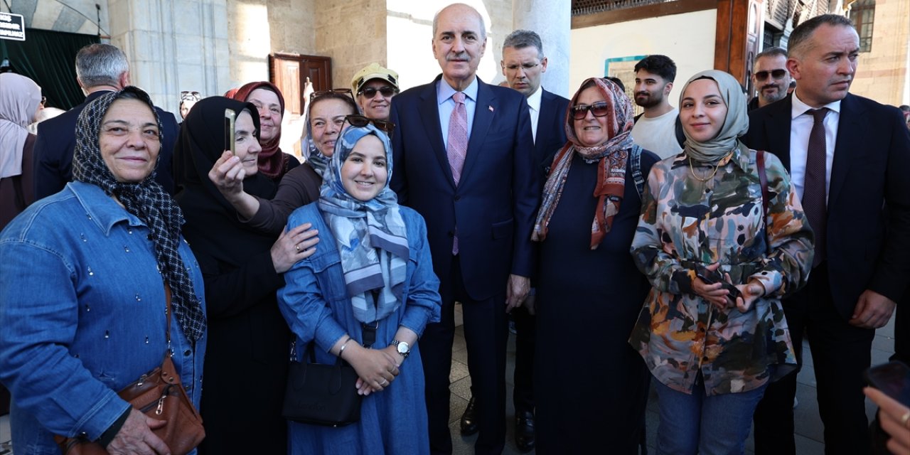 TBMM Başkanı Kurtulmuş, Konya'da Mevlana Müzesi'ni ziyaret etti