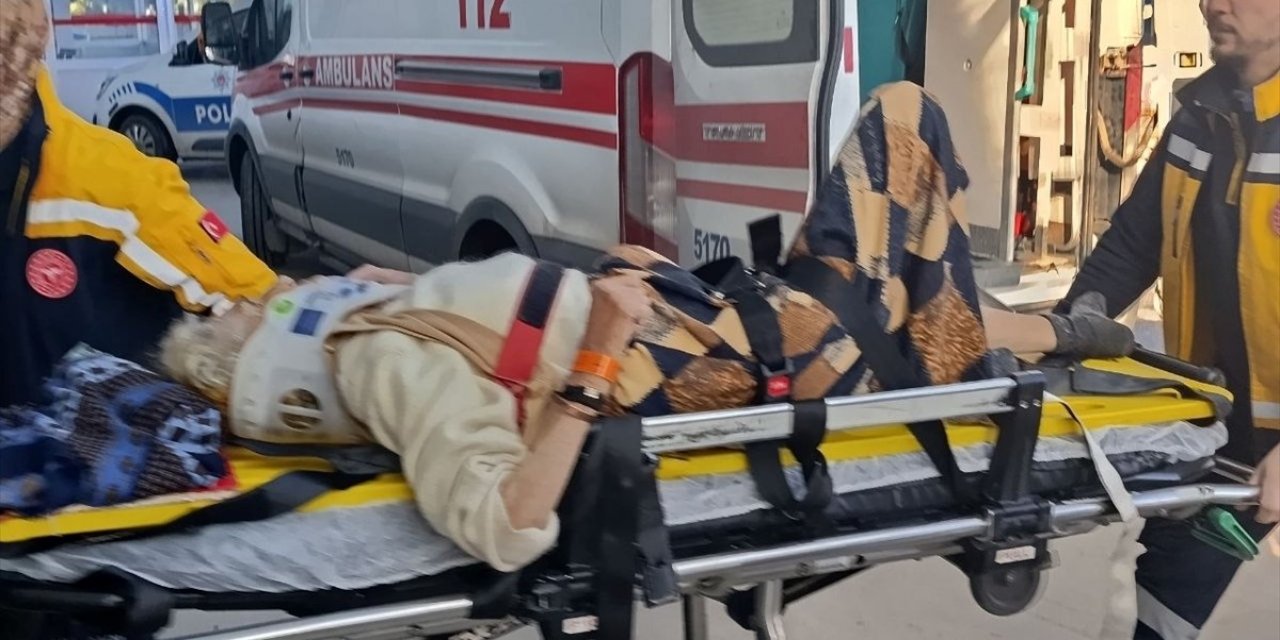 Konya'da ikinci kattan düşen kadın yaralandı