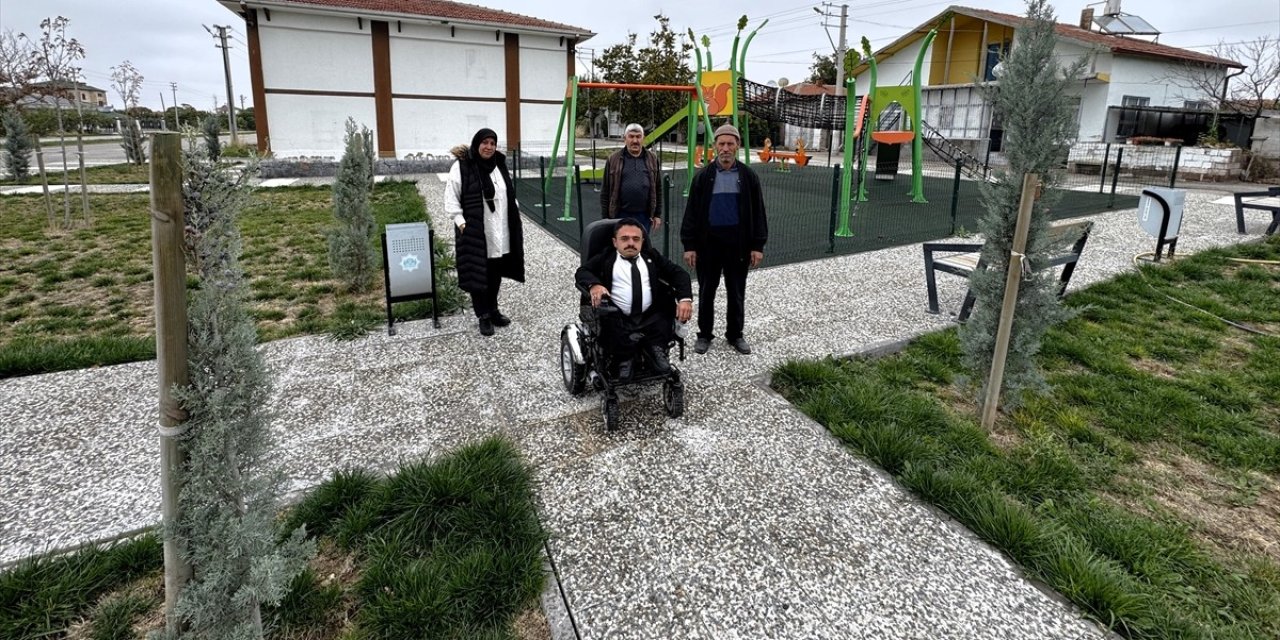 Cam kemik hastası muhtar örnek oldu