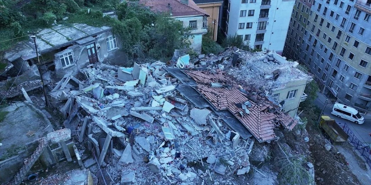 Bina çöktü, 1 kişi hayatını kaybetti