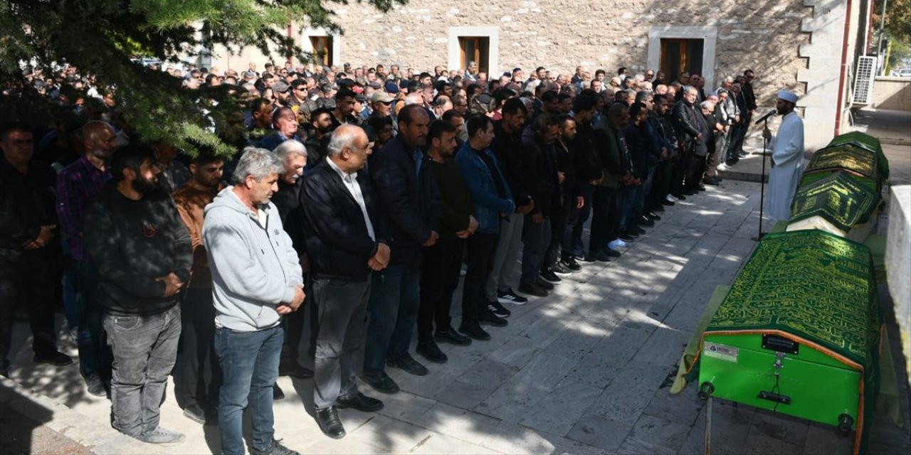 Kazada hayatını kaybedenlere Konya'da son veda