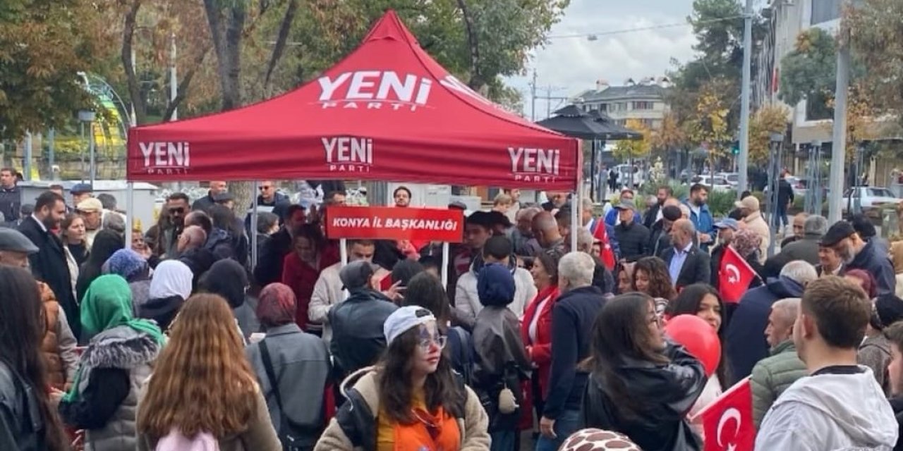 Yeni Parti standına Konyalılardan büyük ilgi!